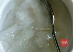 燕窝银耳莲子羹的做法图解2