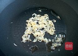 虾皮炒鸡蛋的做法图解4