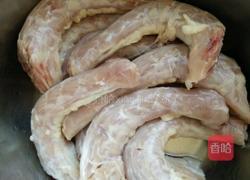 电压力锅红烧鸡脖子的做法图解1