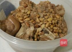 猪蹄炆黄豆的做法图解2