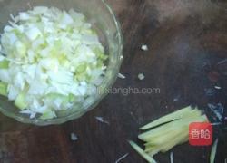 凉拌银耳的做法图解1