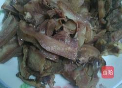 辣椒炒猪头肉的做法图解1