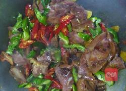 辣椒炒猪头肉的做法图解4