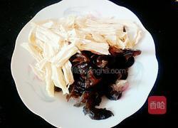 黑木耳炒腐竹的做法图解3