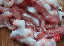 西瓜皮炒肉的做法图解2