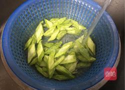 苦瓜炒猪肉的做法图解4