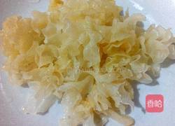 银耳红枣桂圆汤的做法图解1