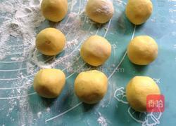松软南瓜饼的做法图解4