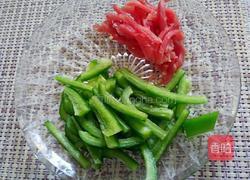 青椒肉丝炒饭的做法图解3