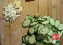 炒黄瓜片的做法图解2