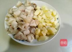 土豆红烧肉的做法图解1