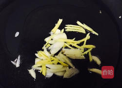 茭白炒鸡蛋的做法图解3