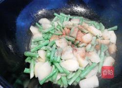 土豆烧豆角的做法图解5