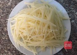 凉拌酸辣土豆丝的做法图解2