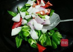 尖椒炒培根的做法图解3