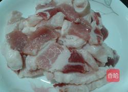 苦瓜烧肉的做法图解1