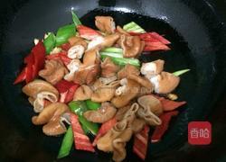 辣椒炒肥肠的做法图解6