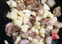 土豆炖排骨的做法图解4