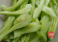 黄瓜炒肉末蛋的做法图解1