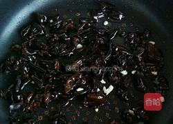 黑木耳炒山药的做法图解4
