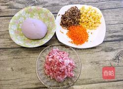 猪肉香菇玉米饺子的做法图解3