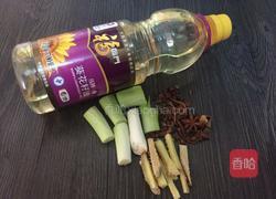 扁豆焖肉的做法图解1