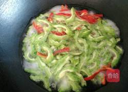 苦瓜炒瘦肉的做法图解6