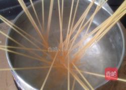 番茄酱意大利面的做法图解1