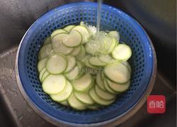 凉拌西葫芦的做法图解4