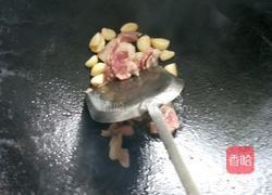 秋葵炒肉片的做法图解2