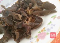 猪肉炒木耳的做法图解4