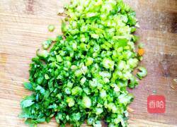 芹菜丸子的做法图解1