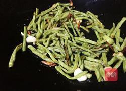 干煸豇豆角的做法图解9
