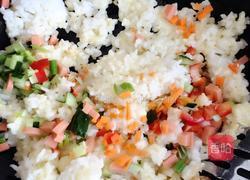 五彩美丽蛋炒饭的做法图解6