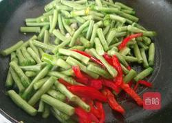 豇豆炒鸡蛋的做法图解5