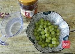 鲜榨葡萄汁的做法图解1