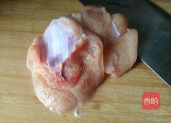 芹菜炒鸡肉的做法图解1