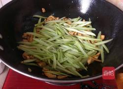 芹菜炒鸡肉的做法图解7