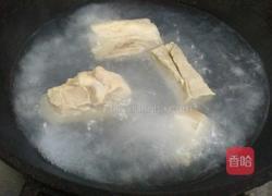 洋葱炒回锅肉的做法图解1