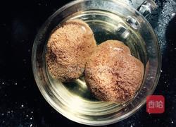 猴头菇煲鸡爪的做法图解1