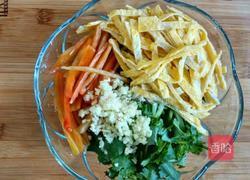 凉拌黄瓜鸡蛋丝的做法图解5