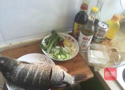 啤酒鲤鱼的做法图解1