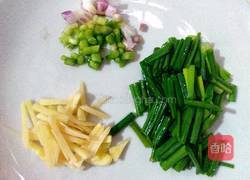 姜葱炒花蛤的做法图解2