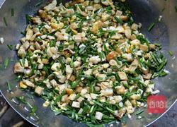 韭菜鸡蛋豆腐包子的做法图解6