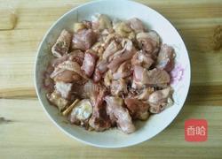 红枣枸杞党参蒸鸡的做法图解4