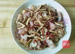 红枣枸杞党参蒸鸡的做法图解6