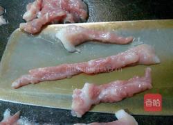 酸菜炒肉丝的做法图解2