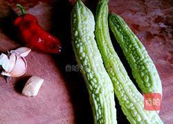 拌苦瓜的做法图解1