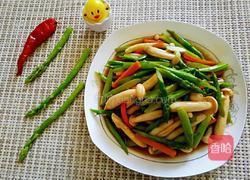 海鲜菇扒芦笋的做法图解8