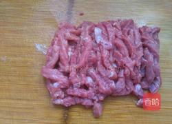 红萝卜丝炒牛肉丝的做法图解1